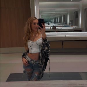 Meet your Posher, Arianna